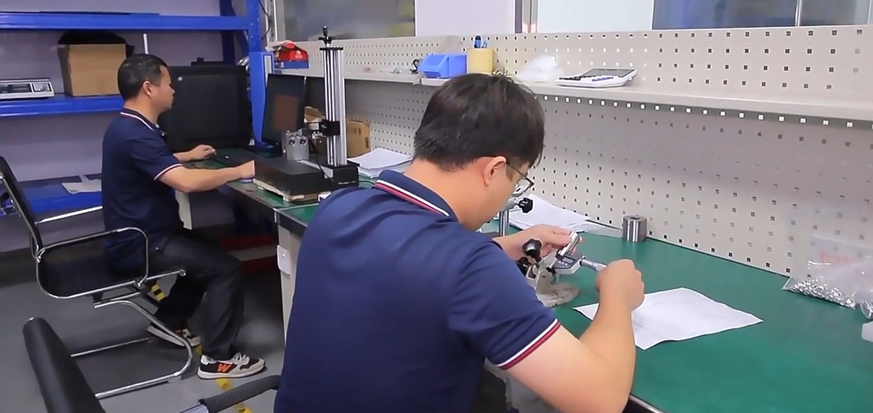 Dongguan Zhongwei Metal Products Co., Ltd Produktionslinie des Herstellers