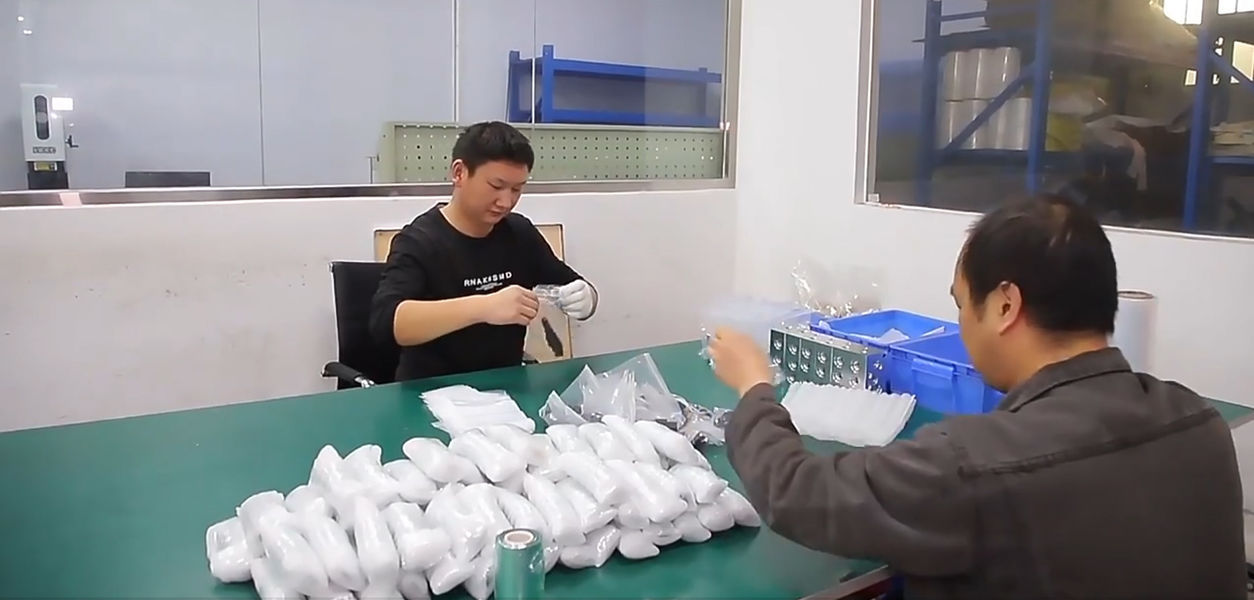 Dongguan Zhongwei Metal Products Co., Ltd Produktionslinie des Herstellers